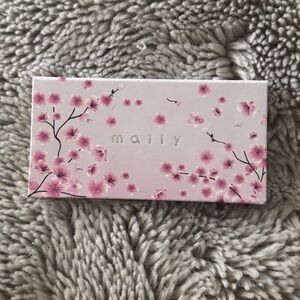 Mally “frosted taupe” Eye Shadow Duo